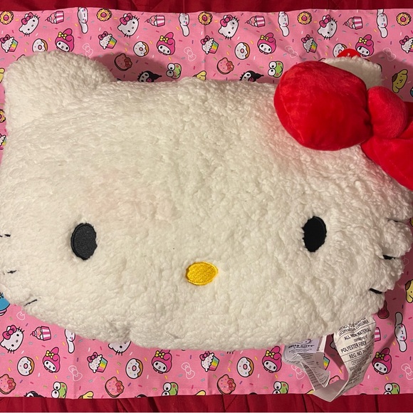 Hello Kitty Sherpa Pillow With Red Bow - Picture 1 of 2